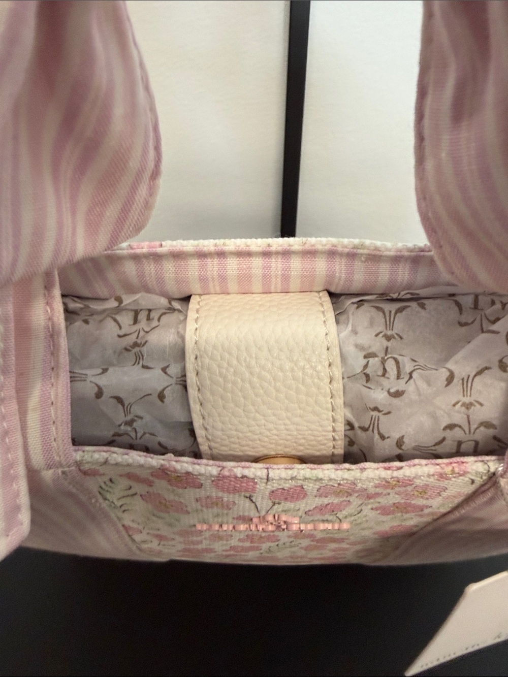 Nanette Lepore | “Pretty Petals-Pink Gingham” Bow-Accent Tote 🌸 - Picture 6 of 15